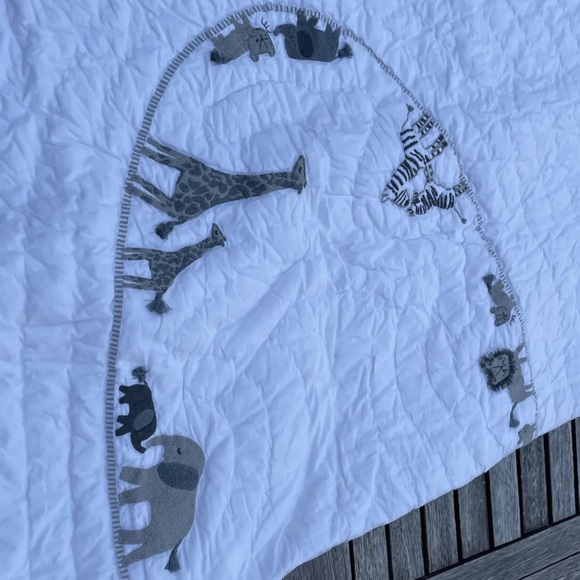 Pottery barn kids Lawson Organic fitted crib sheets. - Picture 4 of 4